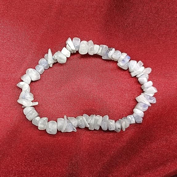 Moonstone Chips Elastic Bracelet