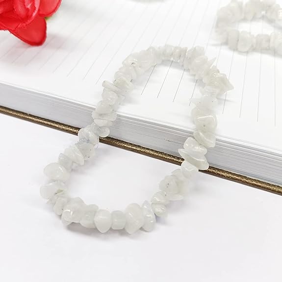 Moonstone Chips Elastic Bracelet