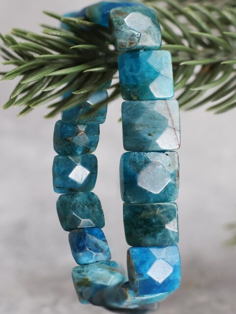 Shop Blue Apatite Square Cut Shape Beads Bracelet